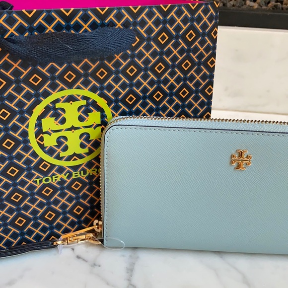 Tory Burch Handbags - TORY BURCH Emerson Wristlet NWT